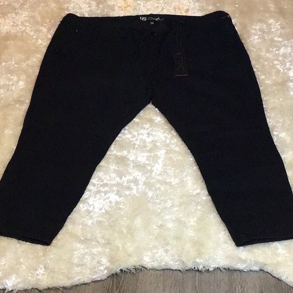 28 words DG2 women’s stretch denim capri 28WP NWT IN BLACK, plus size - Picture 2 of 12